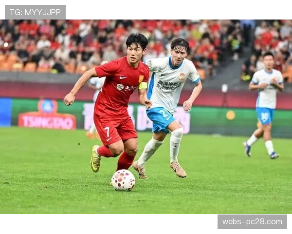 重庆铜梁龙1-1战平青岛西海岸，延续8轮不败战绩稳居积分榜次席